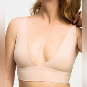 Everlane The Invisible Bra